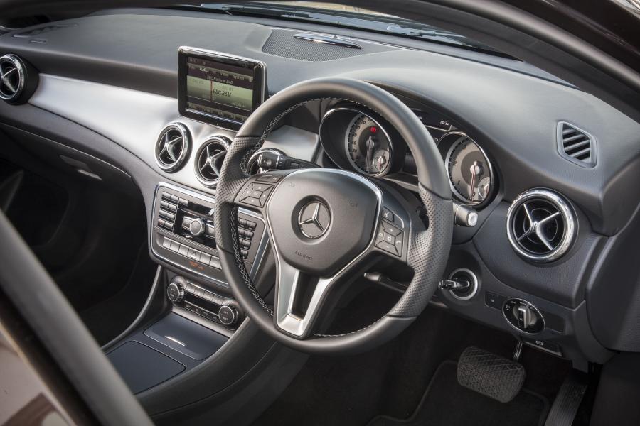  Mercedes-Benz GLA200 CDI 2014 года  (UK) (фото 39 из 46)